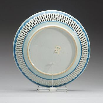 An export pierced blue and white 'famille-rose' dish, Qing dynasty, Qianlong (1736-1795).