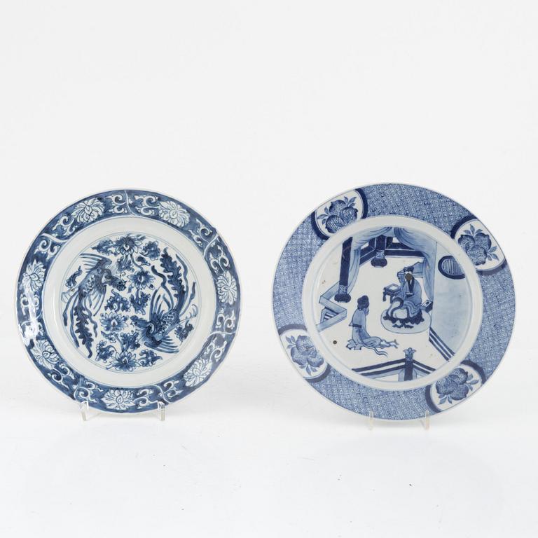 Two Chinese blue and white porcelain plates, Qing dynasty.