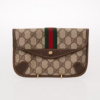 TWO VINTAGE GUCCI BAGS.