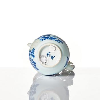 Kanna med lock, försilvrad montering. Qingdynastin, tidigt 1700-tal.