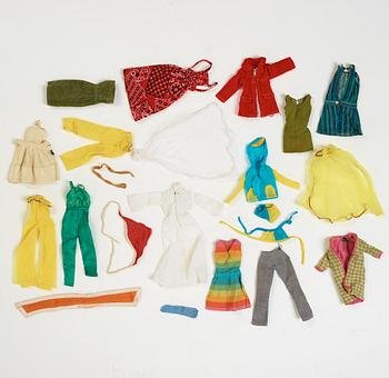 A set of 8 barbiedolls and accessories from the 1956's/-70's.