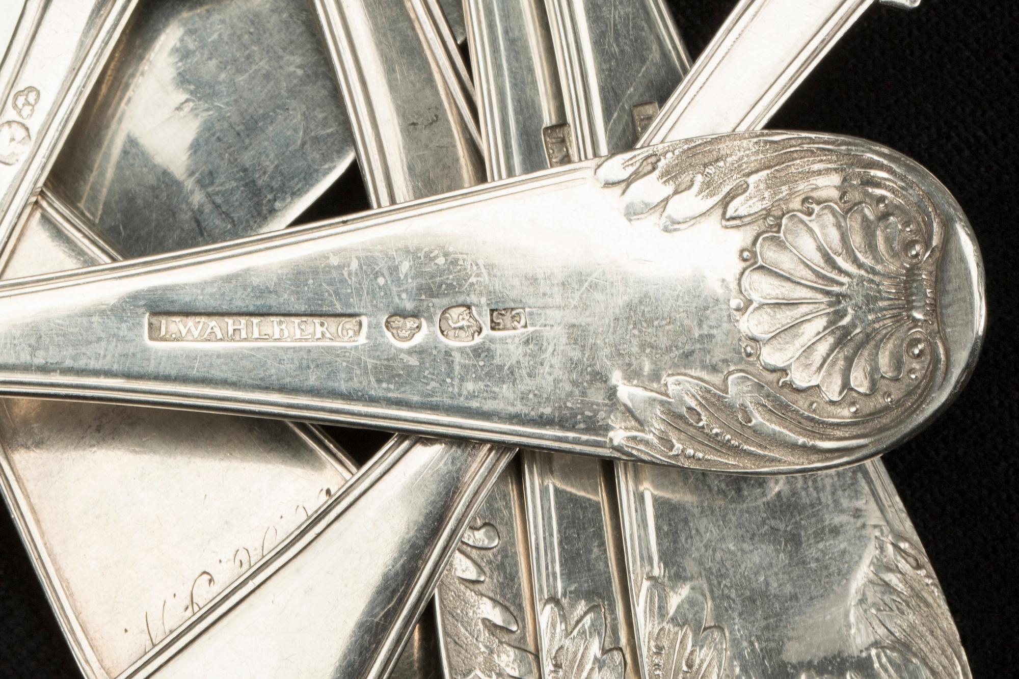 SKEDAR, 10 st, silver 1800-talets mitt, vikt 400 g.