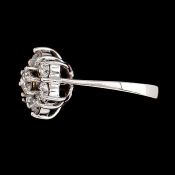 RING, 14 k guld, briljantslipade diamanter tot ca 1.32 ct.