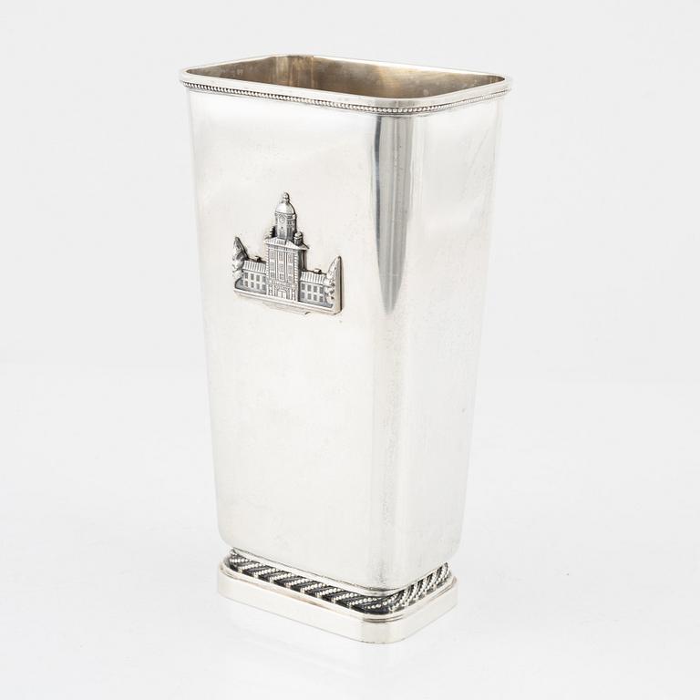 Atelier Borgila, a sterling silver beaker, Stockholm 1969, provenance Lukas Bonnier.