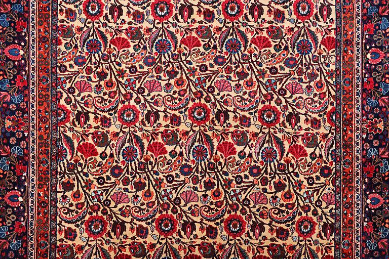 A carpet, antique, Birjand, signed Marghobi, c. 393 x 288 cm.