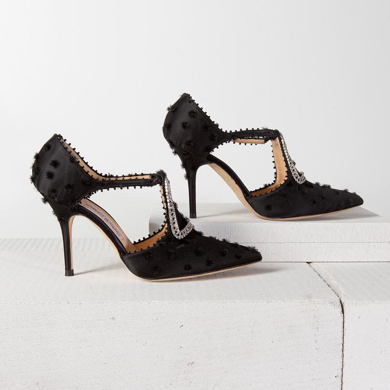 SKOR, Manolo Blahnik, storlek 39½.