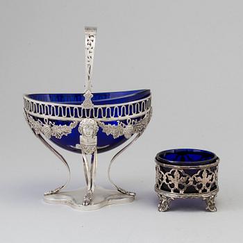A bowl and a salt cellar, silver and glass. Northern Europe. 19th / 20th century.