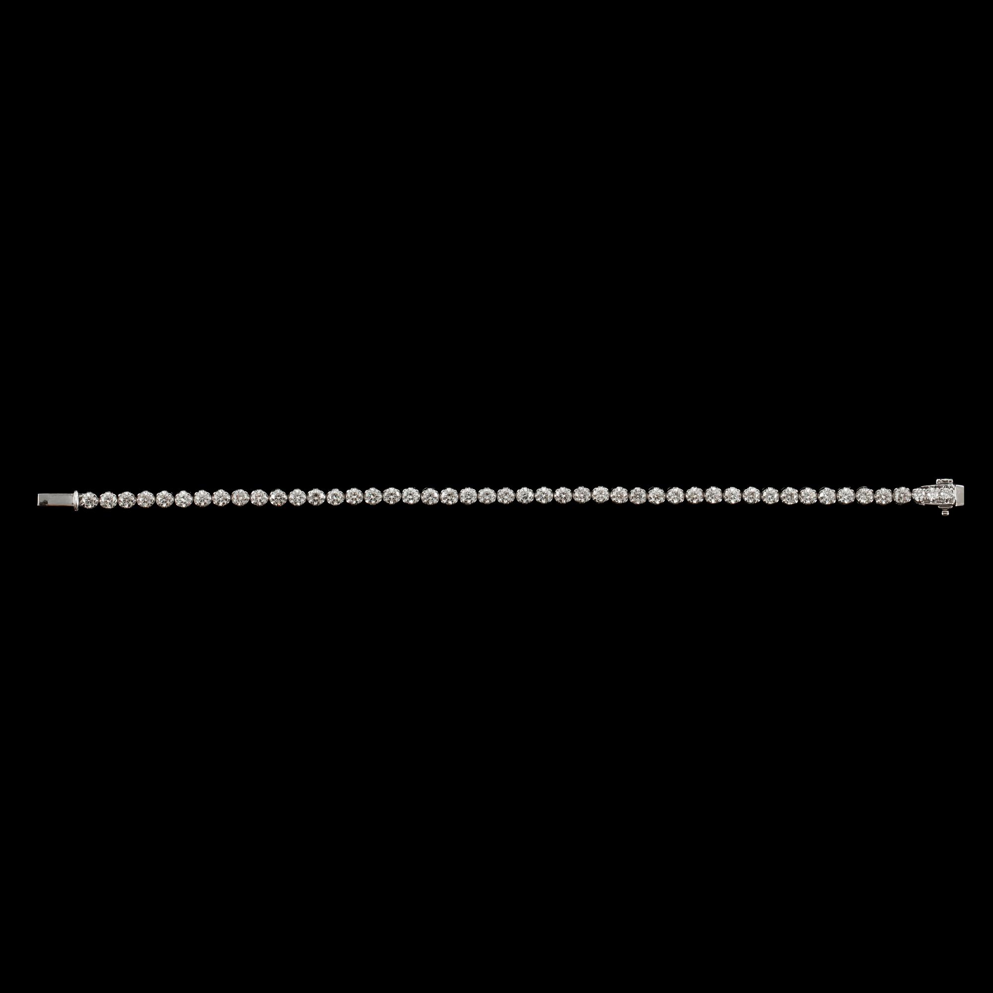 A diamond, circa 5.00 cts, bracelet.