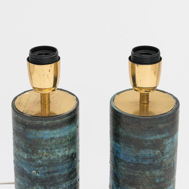 Pirkko Pylvänäinen, bordslampor, ett par, keramik samt mässing, signerad PP -68.