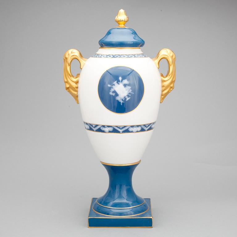 URNA MED LOCK, porslin, Limoges.