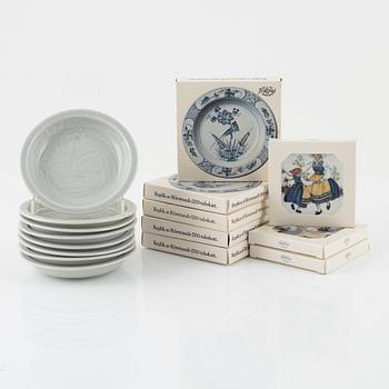 A set of 16 coasters, porcelaine, Rörstrand, Sweden.