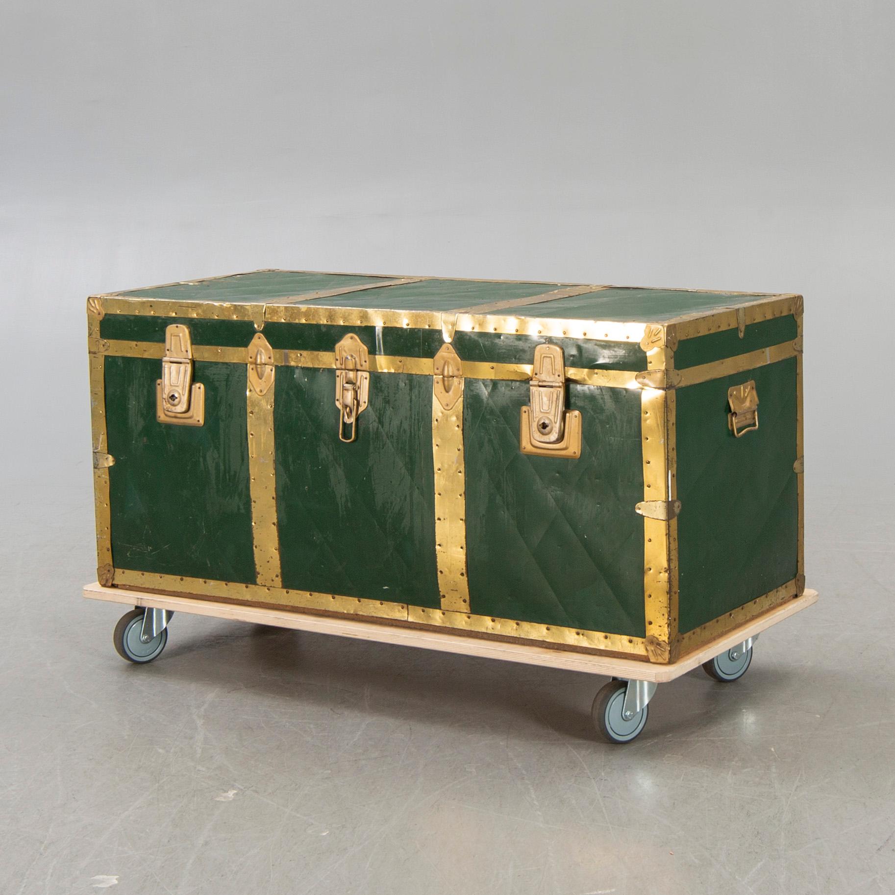An Italian mid 1900s trunk.