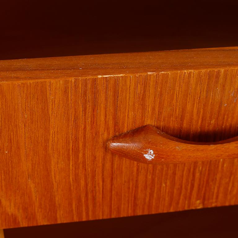 A 1950/60s dressing table.