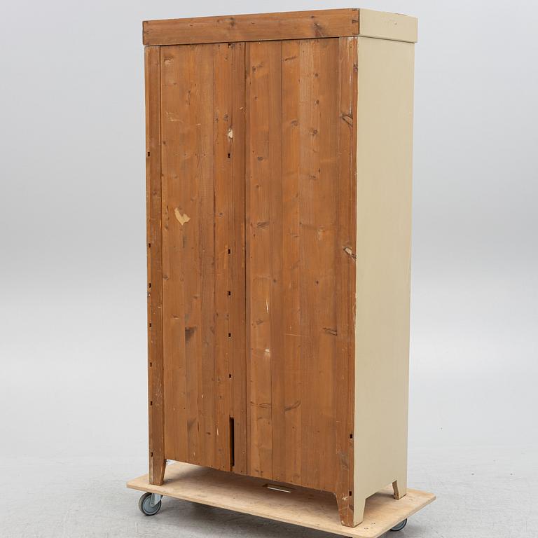 A Jugend cabinet/wardrobe, early 20th century.