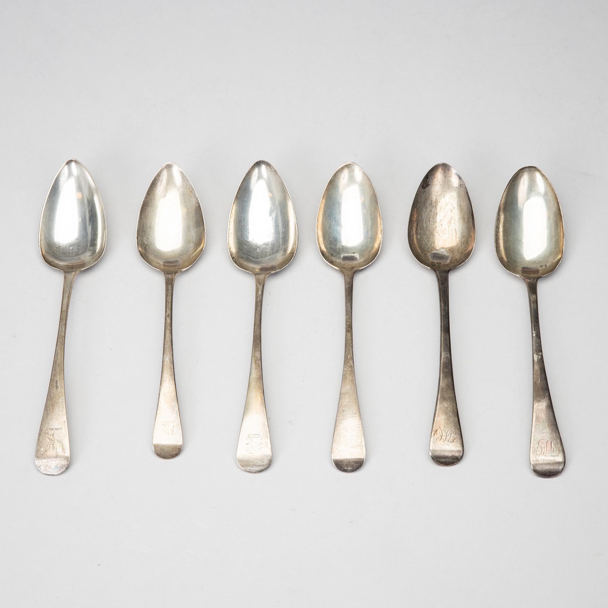 Six silver spoons, including Alice & George Burrows II, och Thomas Dicks, London, 1804-1823.