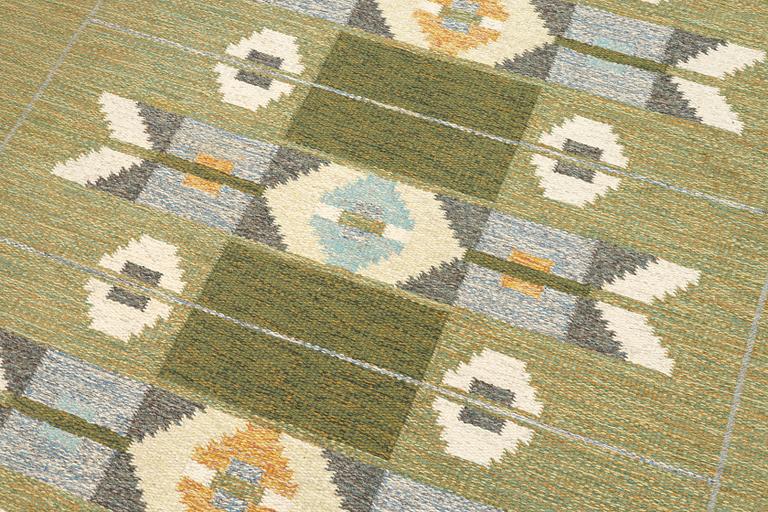 Ingegerd Silow, rug, flat weave, signed IS, approx. 246 x 168 cm.