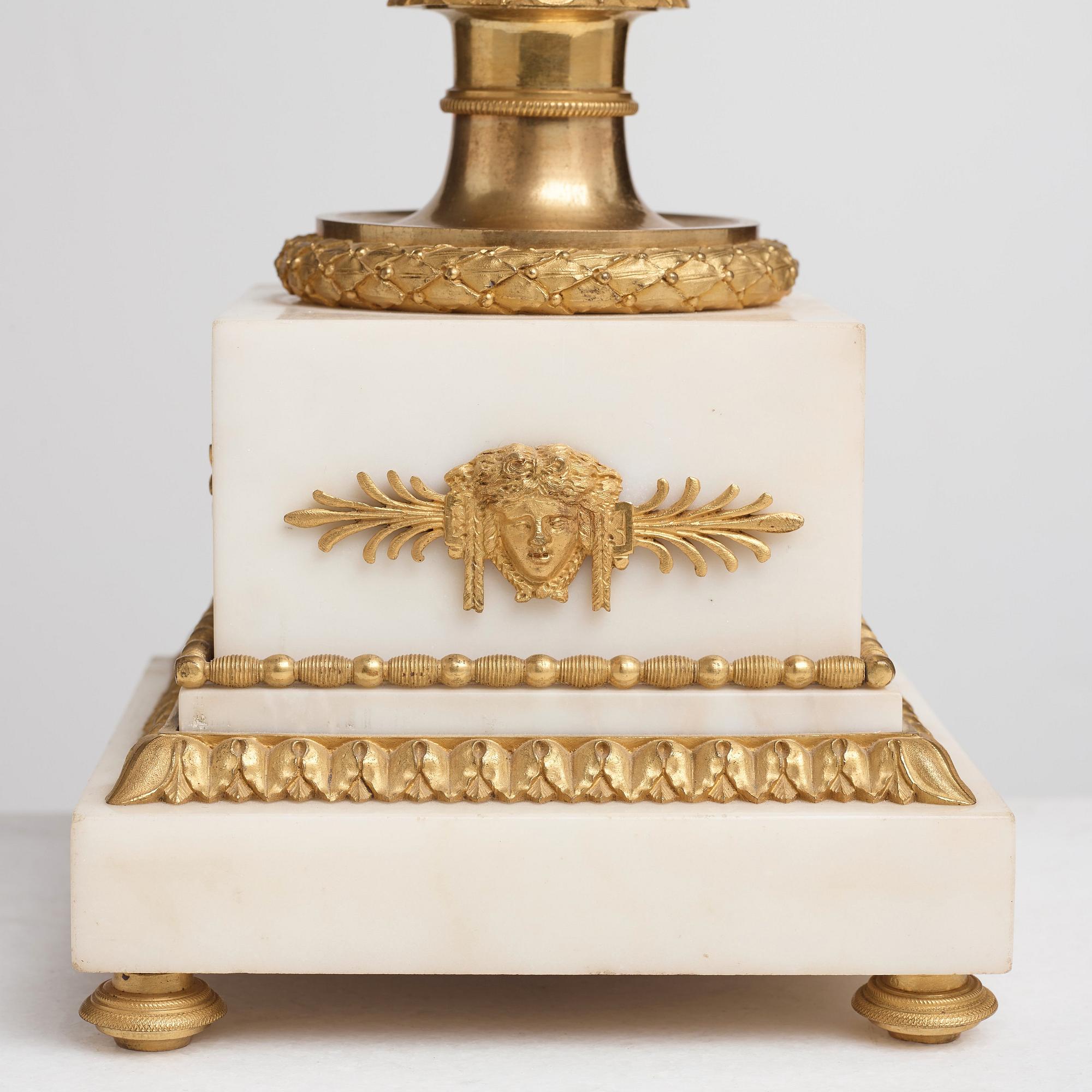 BORDSPENDYL, Paris, 1800-talets början.