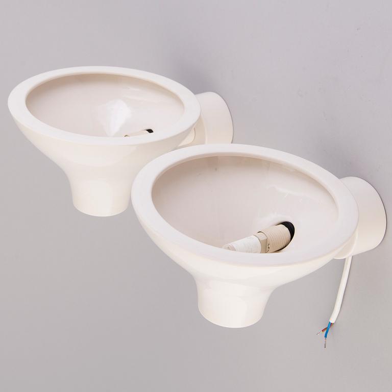 JUKKA KORPIHETE, vägglampor, ett par, tillverkare Byrolights, 2006.