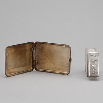 ETUIER, 2 st, silver, däribland Vietnam, vikt 211 g.