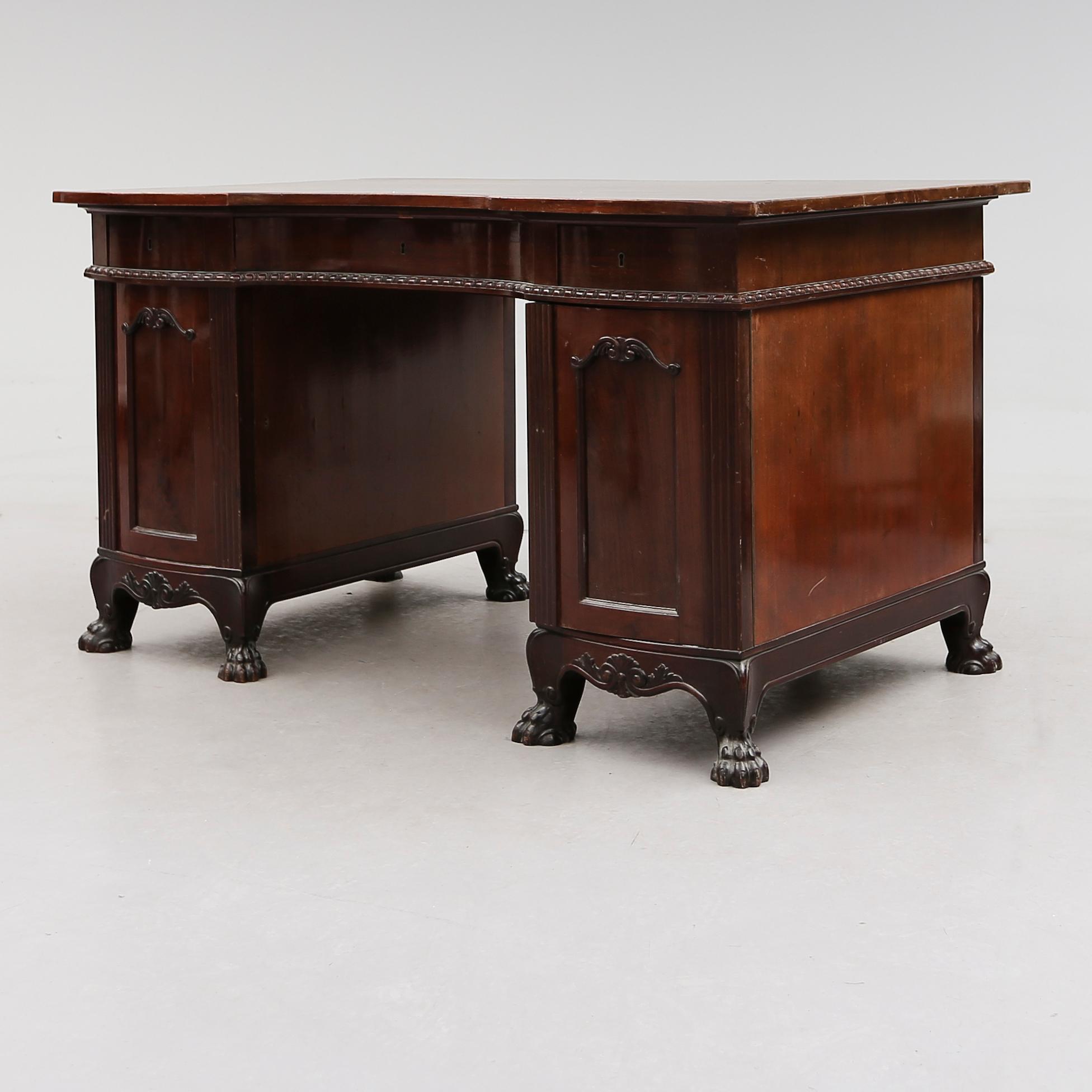SKRIVBORD, 1900-talets första hälft.