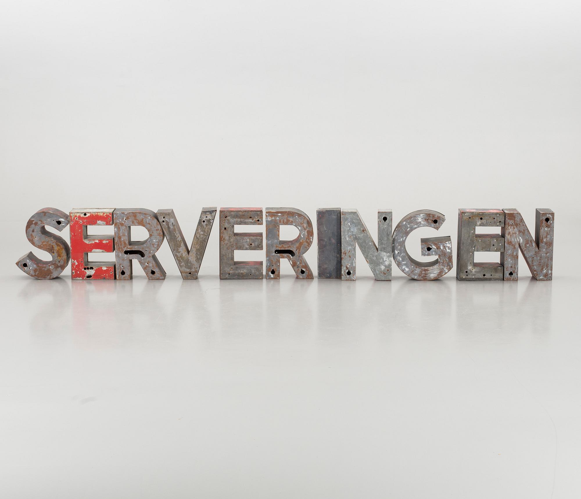 BOKSTÄVER I PLÅT, 11 st, 'SERVERINGEN', 1930-50-tal.