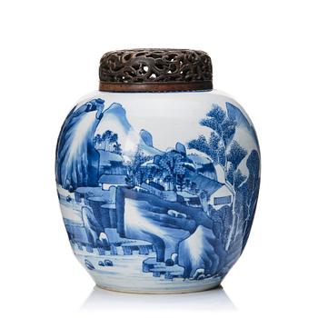 A Chinese blue and white jar, Qing dynasty, Kangxi (1662-1722).