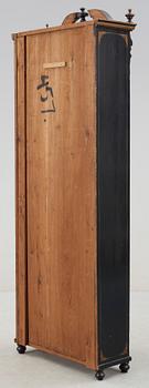 VITRINSKÅP, nyrenässans, tidigt 1900-tal.