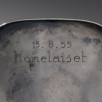 KYNTTILÄNJALKAPARI, hopeaa, Bertel Gardberg, sign. BG, Kultakeskus, Hämeenlinna 1958. Yht.paino 150 g.