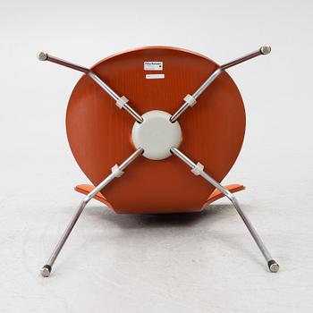 Arne Jacobsen, Set of 4 chairs, “Series 7”, Fritz Hansen, 2003.