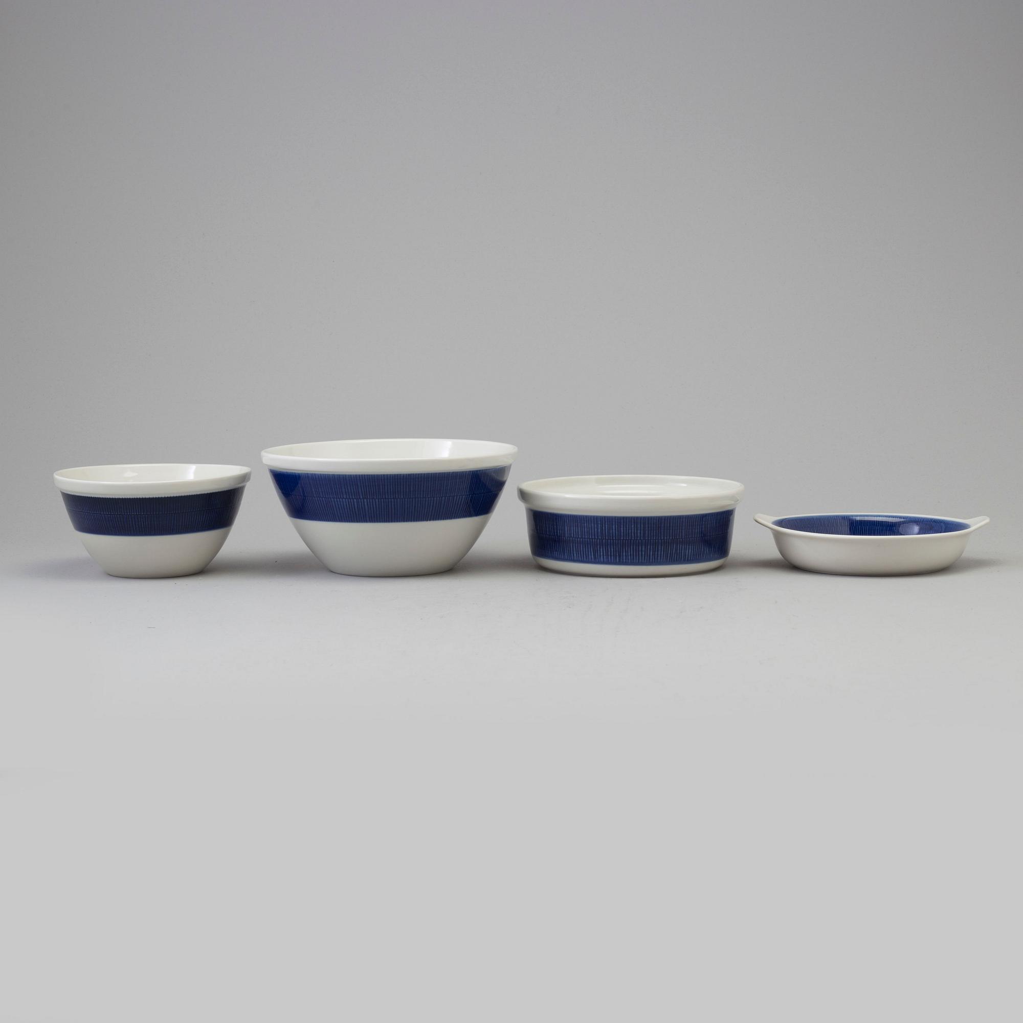 a 51 pcs porcelin dinner service, 'Koka blå', by Hertha Bengtsson, Rörstrand, in production 1956-1988.