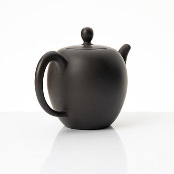 Gu Jingzhou, A dark yixing teapot, 1980s.