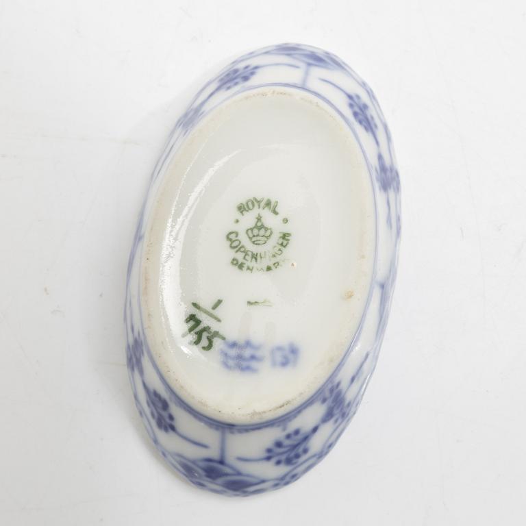 Royal Copenhagen, 27 service pieces, 'Blue Fluted', Denmark.