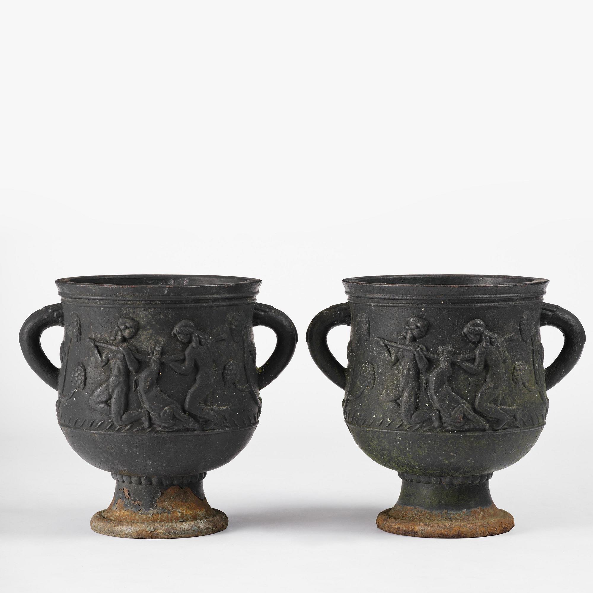 Ivar Johnsson, trädgårdsurnor, ett par, "Diana", Näfveqvarns bruk, Swedish Grace.