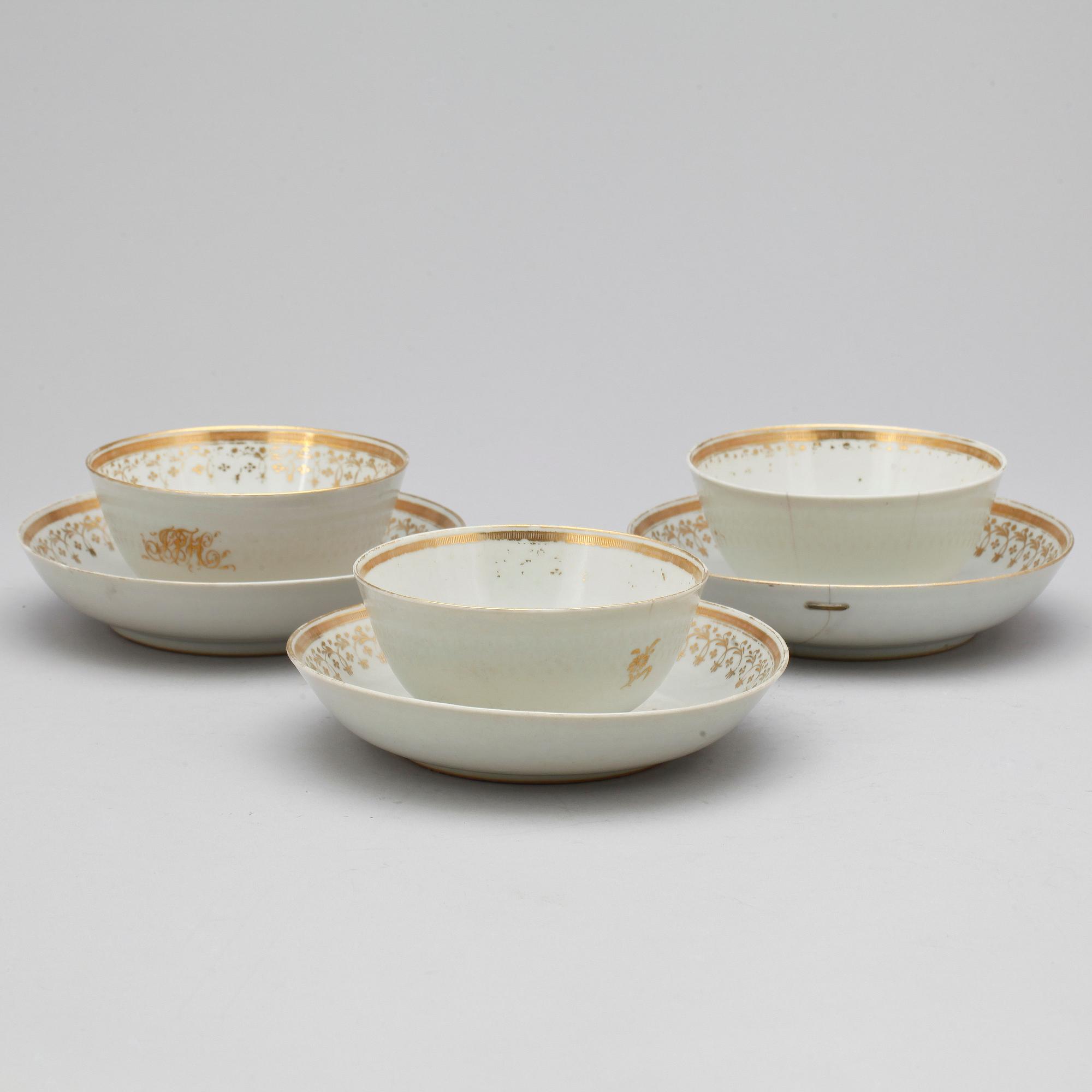 KOPPAR MED FAT, 3st, porslin, Kina, Qianlong (1736-1795).