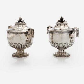 Sokerikkopari, vadit ja sirotinlusikat, hopeaa, JE Torsk, Tukholma 1902.