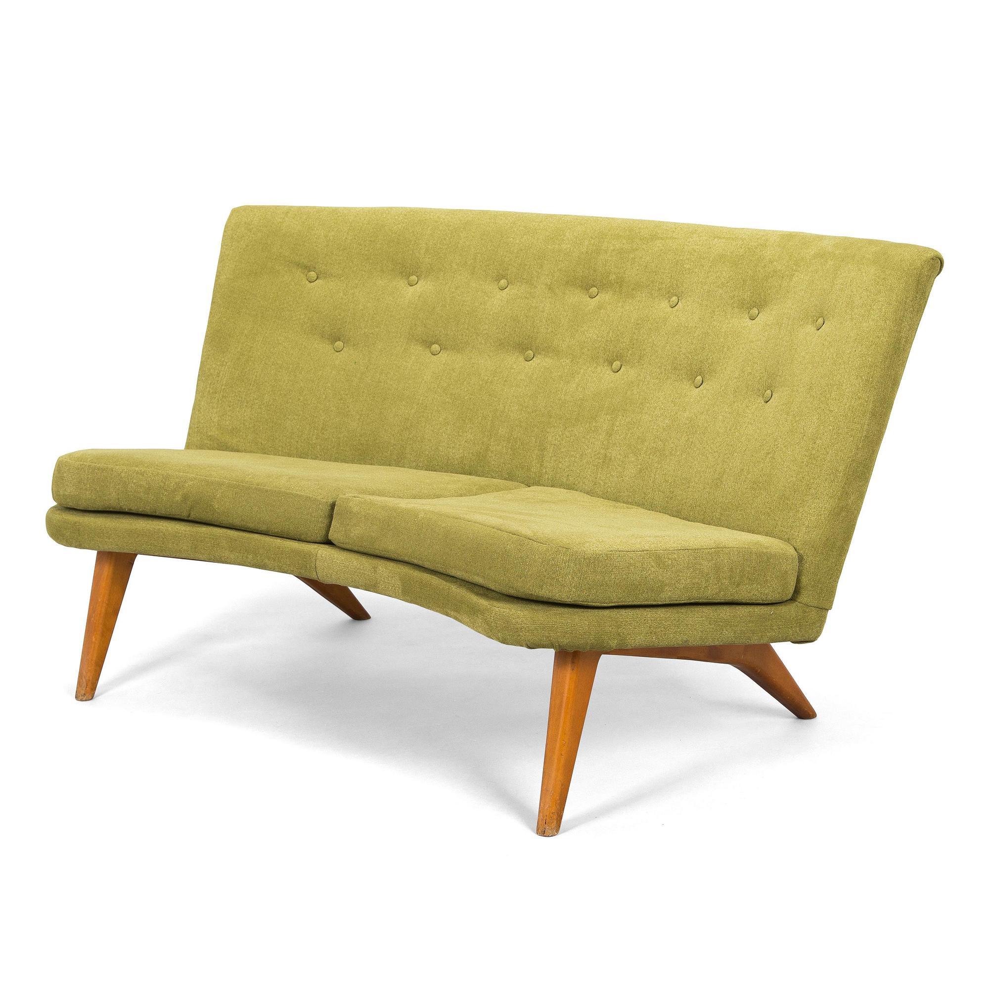 Carl Gustaf Hiort af Ornäs, sohva, "Kim", Puunveisto Oy - Träsnideri Ab, 1940-luvun puoliväli.