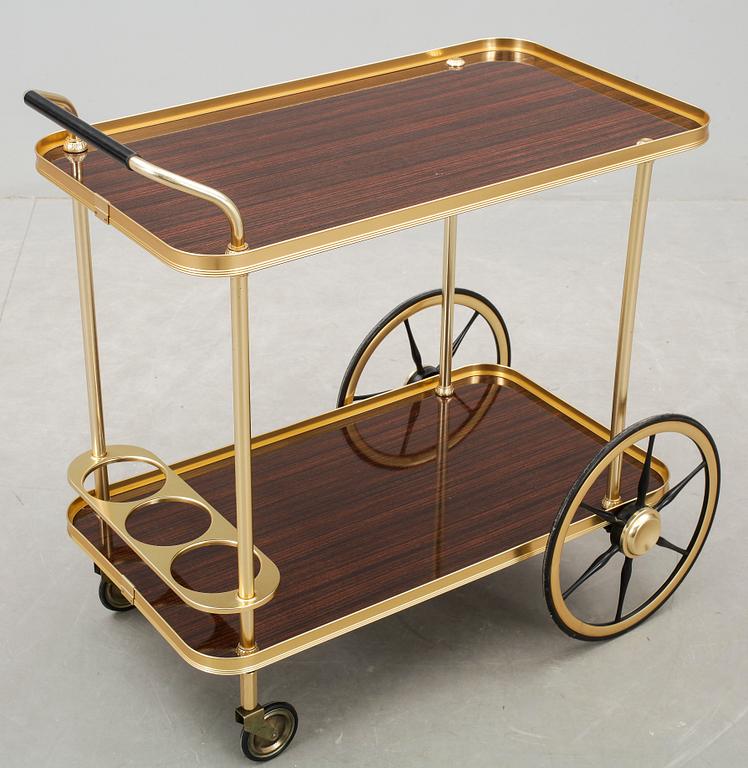 SERVERINGSVAGN, 1900-talets andra hälft.