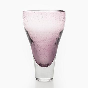 Gunnel Nyman, vas, modell "GN 12", signerad G. Nyman Nuutajärvi Notsjö -53.