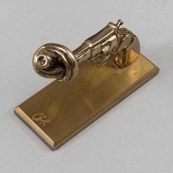 CARL FREDRIK REUTERSWÄRD, a brass 'Non Violence' sculpture from Skultuna.