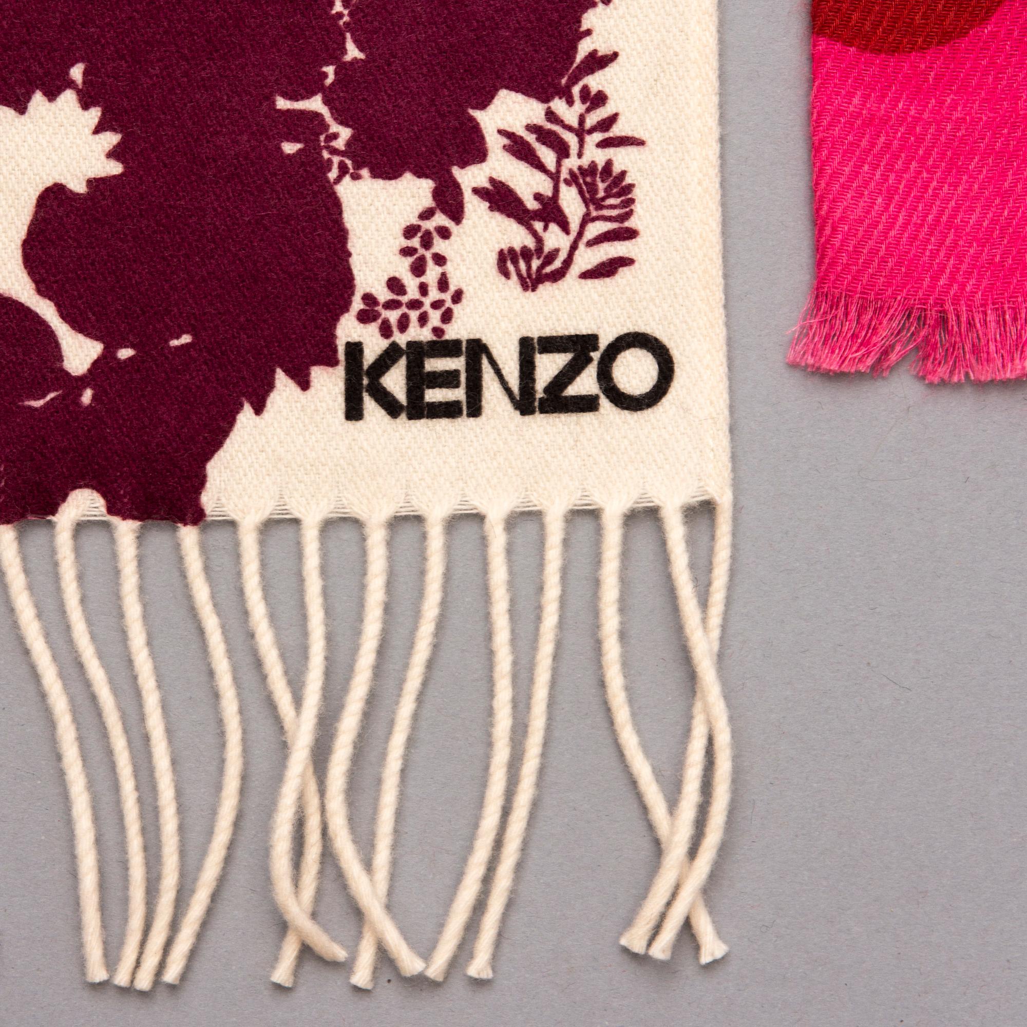 HALSDUKAR, 2 stycken, Kenzo.