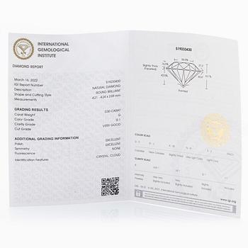 Brilliant cut diamond stud earrings, with IGI report.