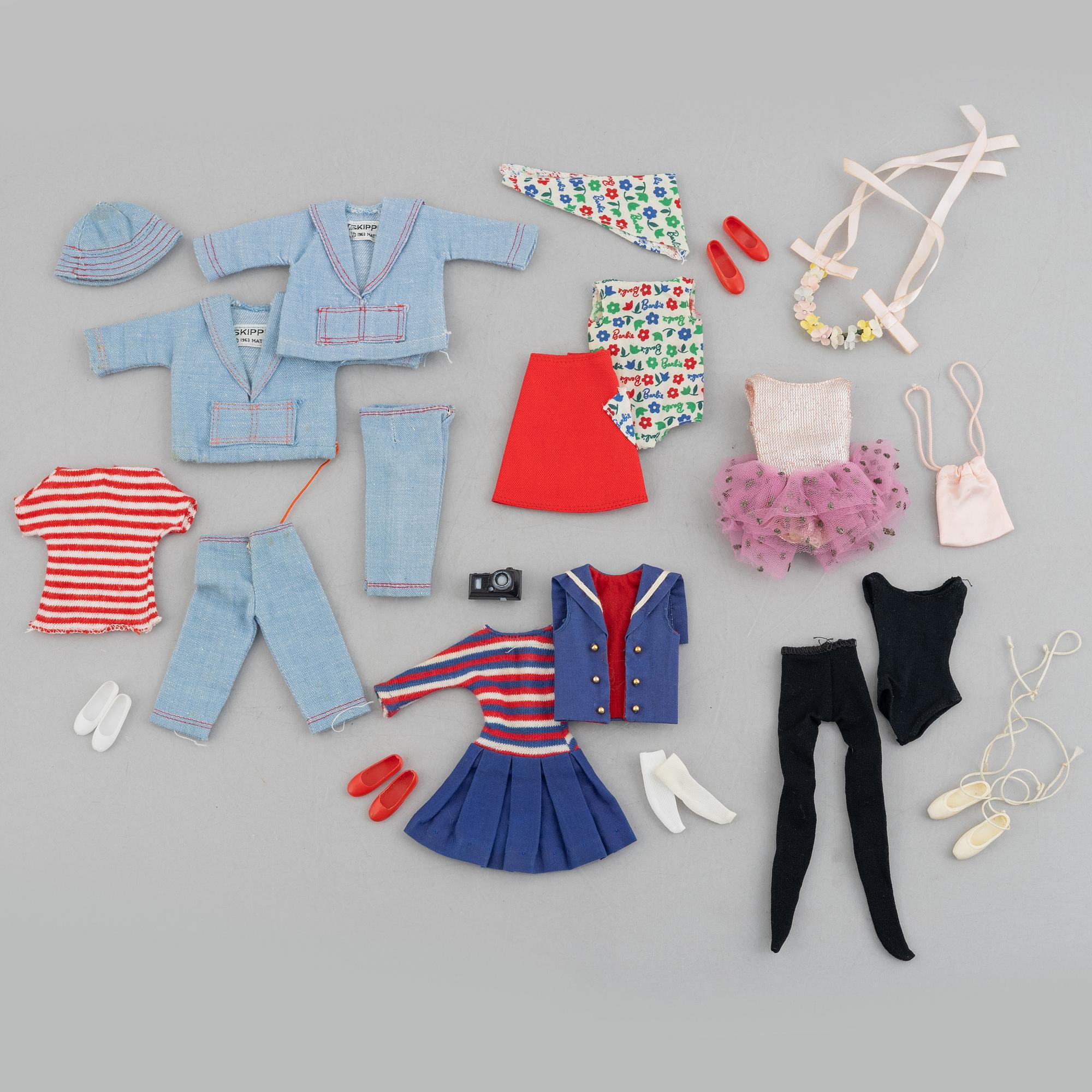Clothing sets, Skipper, 4 pcs, including "1918 Skip Ahoy" & "1964-1965 Skipper Ballet class", Mattel, 1960s.