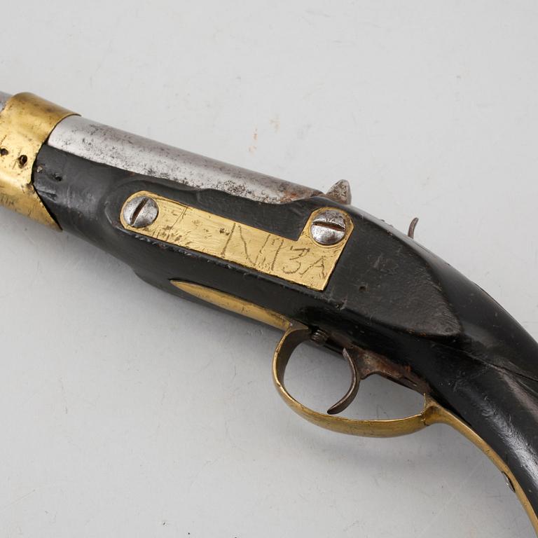 A percussion gun, first half of the 19th century.