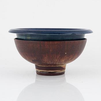 Wilhelm Kåge, a 'Farsta' stoneware bowl, Gustavsbergs studio, 1944.