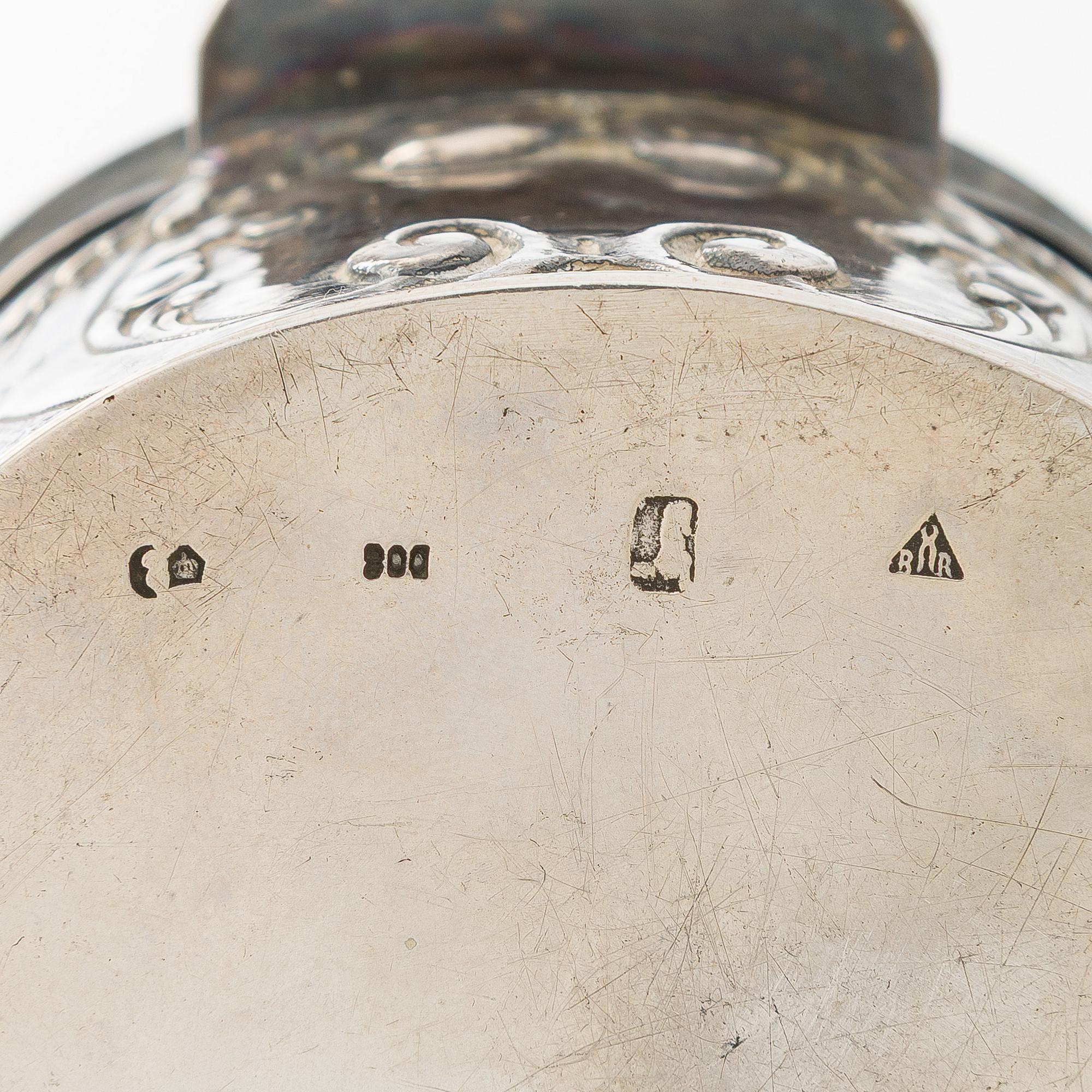 Breidenstein & Renaud, box with lid, silver, Frankfurt circa 1900.