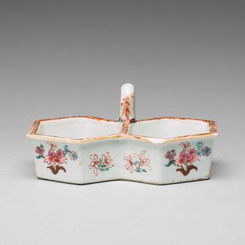 A famille rose cruet stand, Qing dynasty, Yongzheng (1723-35).