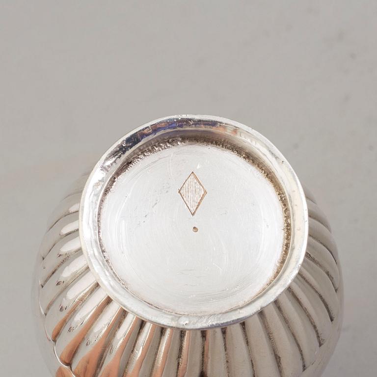 STRÖARE, GRÄDDKANNA, DOSA, silver, 1800-tal och 1900-tal.