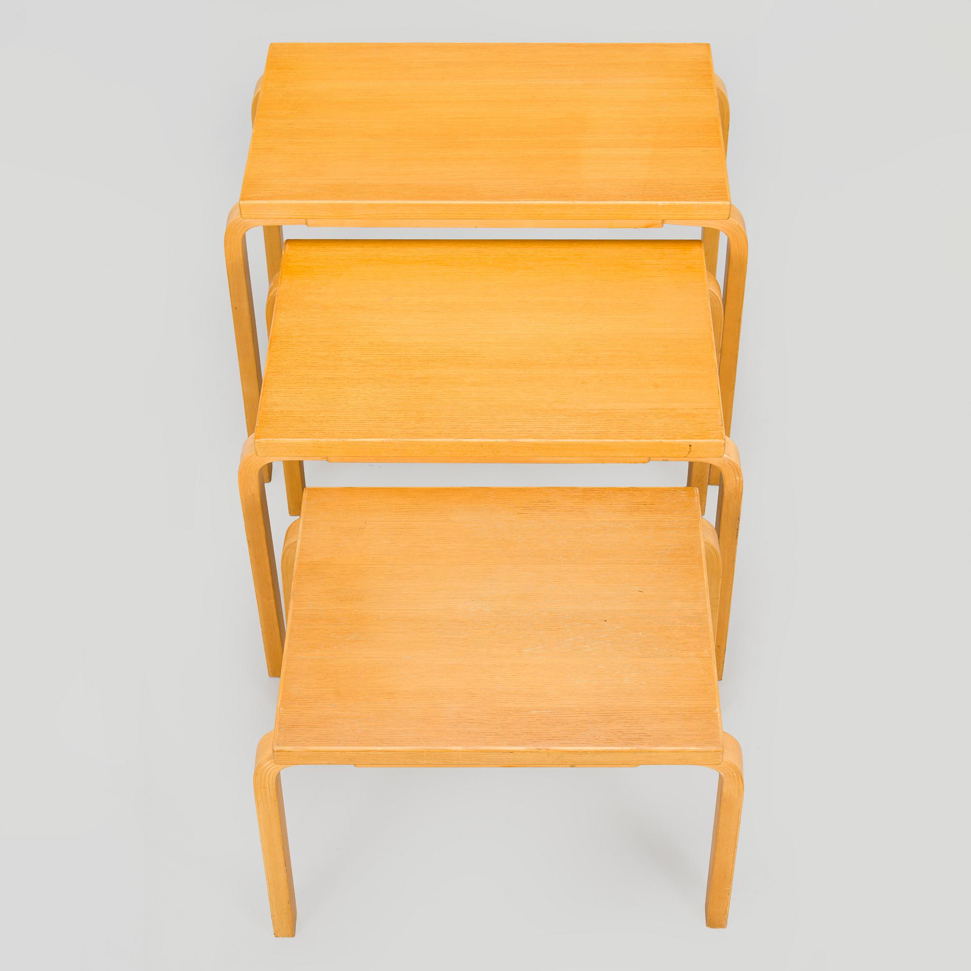 Alvar Aalto, satsbord, 3 delar, modell 88, Artek 1900-talets slut.