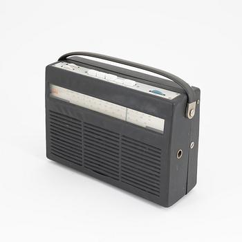 Dieter Rams, a T221 radio from Braun.