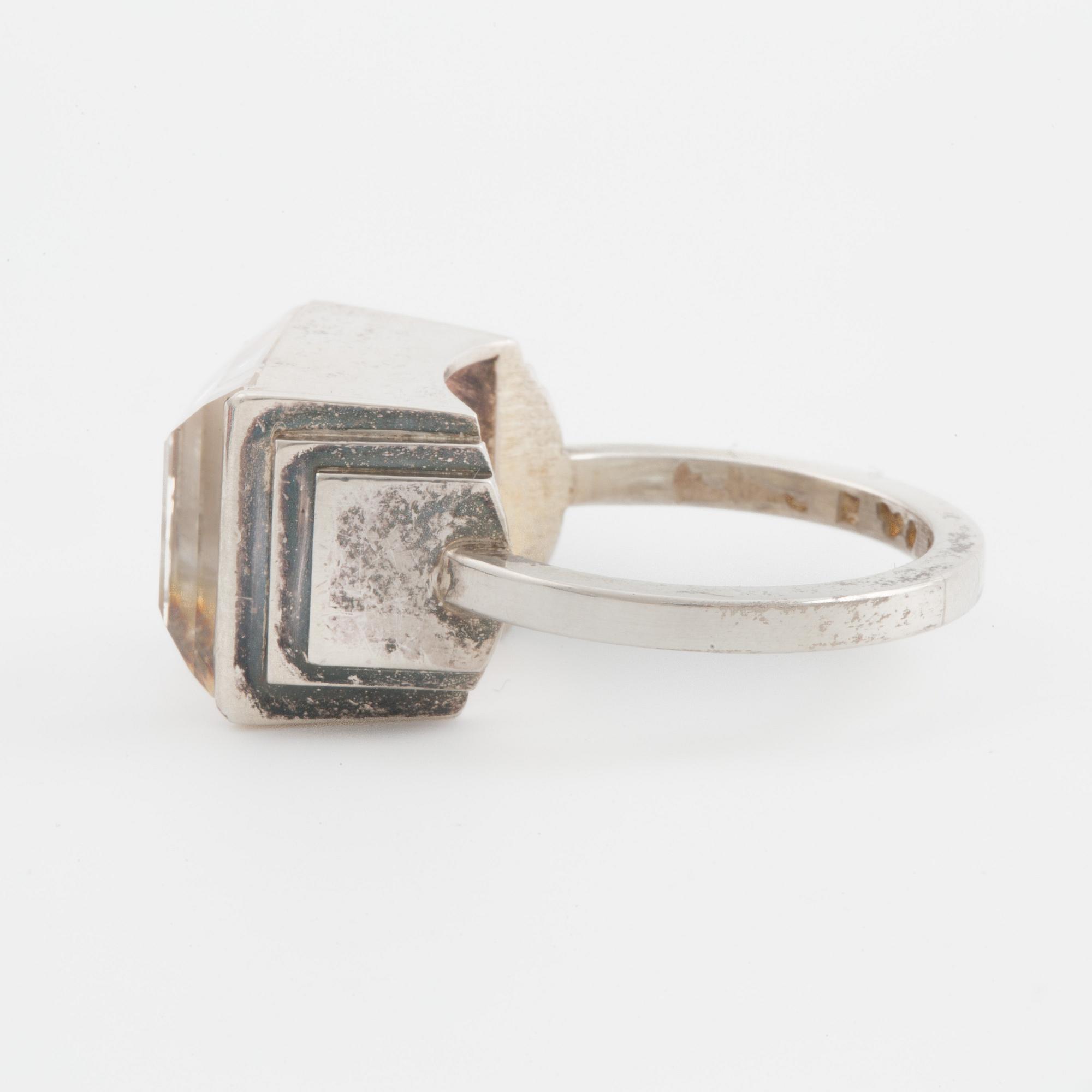 A silver ring by Wiwen Nilsson, Lund, 1944 set with step-cut quartz.